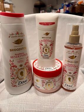 SET Bridgerton Dove Beauty RASPBERRY RENDEZVOUS Body Wash DEODORANT Scrub MIST